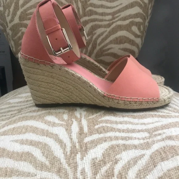 Pretty wedge sandals - Picture 3 of 6